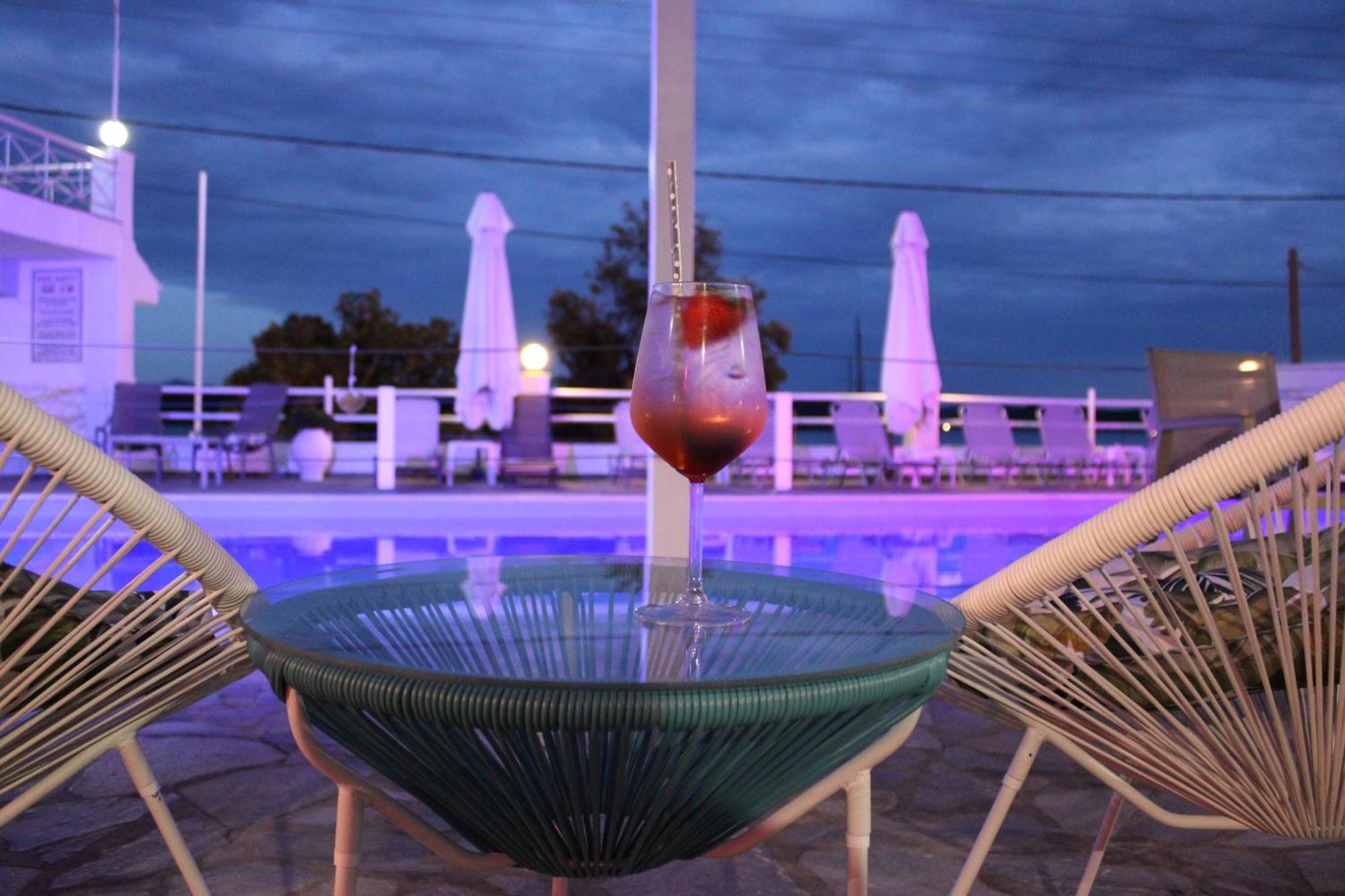 Tropicana Inn นีดรี ภายนอก รูปภาพ